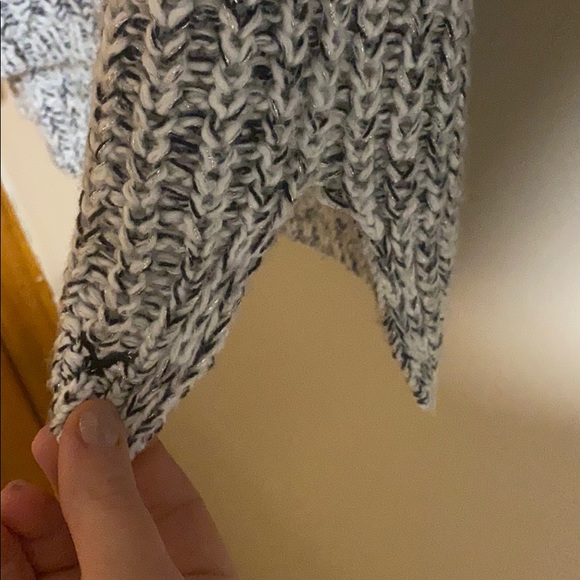 American eagle V-neck sweater - Picture 3 of 5